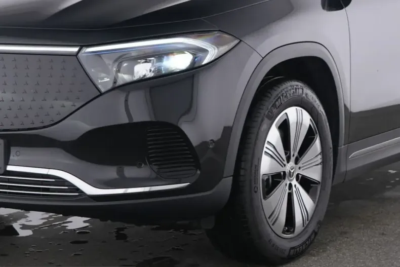 Mercedes-Benz EQA din 2025 cu 12.462 km - oferta MER222185 - foto 2