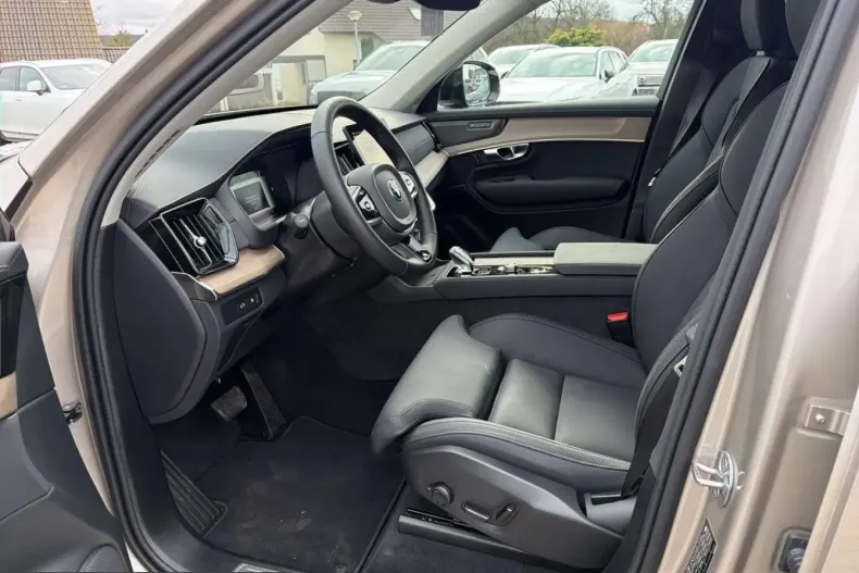 Volvo XC90 din 2025 cu 12.296 km - oferta VOL222186 - foto 11