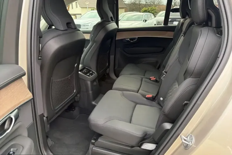 Volvo XC90 din 2025 cu 12.296 km - oferta VOL222186 - foto 15