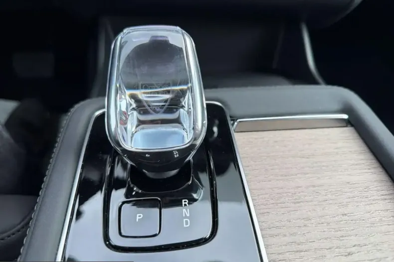 Volvo XC90 din 2025 cu 12.296 km - oferta VOL222186 - foto 18