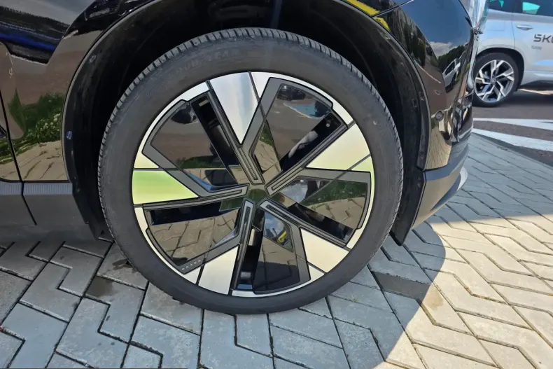 Volvo EX30 din 2025 cu 12.925 km - oferta VOL222209 - foto 5