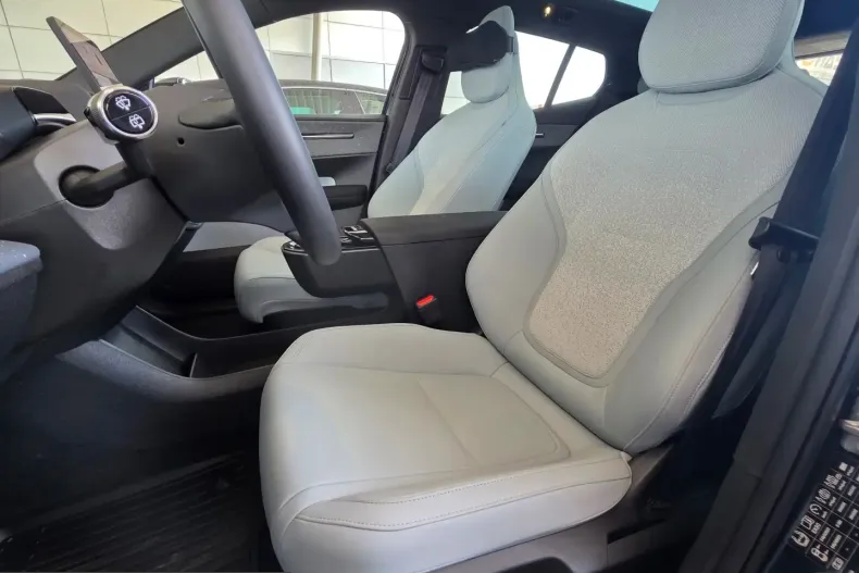Volvo EX30 din 2025 cu 12.925 km - oferta VOL222209 - foto 11