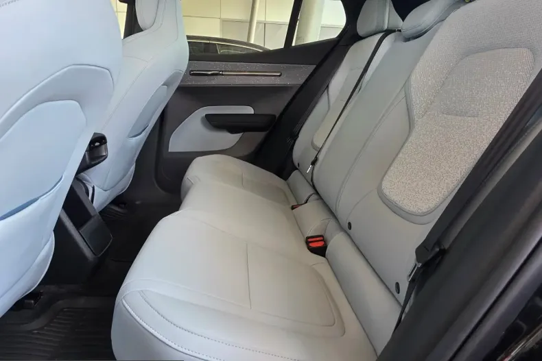 Volvo EX30 din 2025 cu 12.925 km - oferta VOL222209 - foto 37