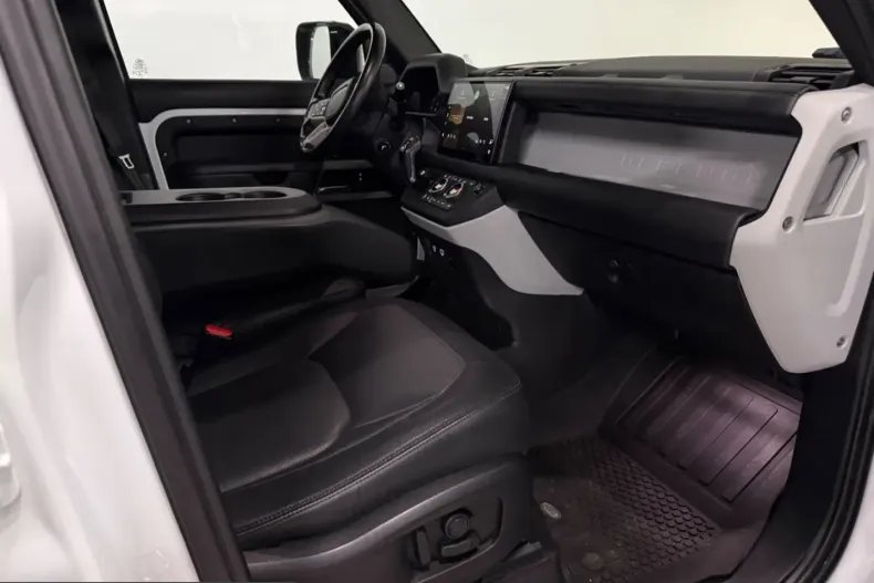 Land Rover Defender din 2022 cu 65.000 km - oferta LAN222211 - foto 4