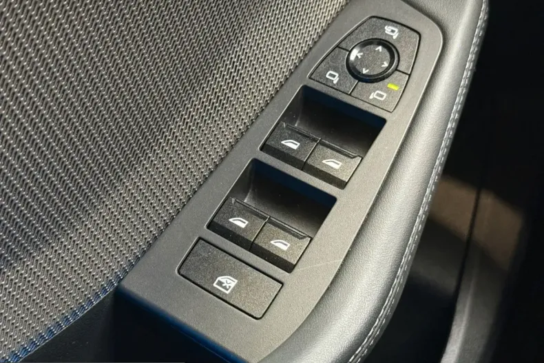 BMW 220i (Seria 2) din 2025 cu 25.900 km - oferta BMW222219 - foto 21