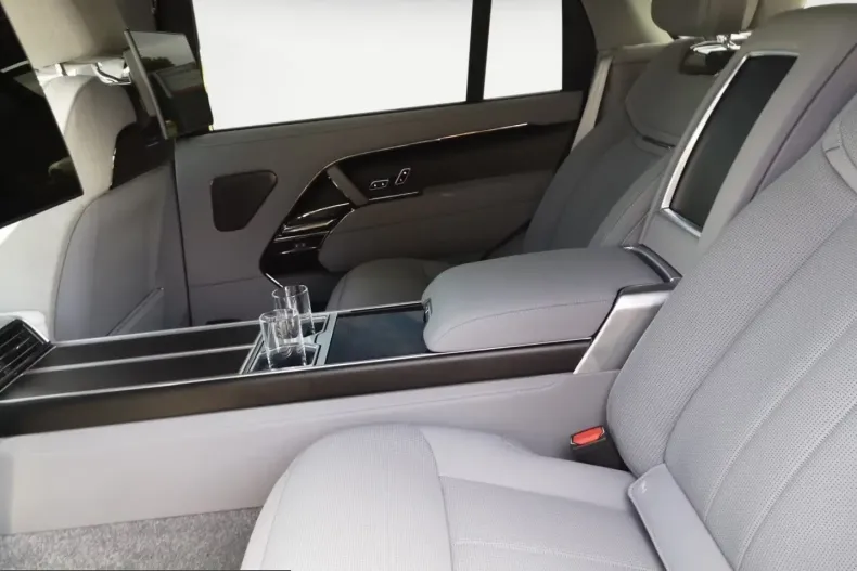 Land Rover Range Rover din 2025 cu 1.412 km - oferta LAN222221 - foto 8