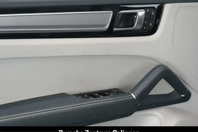 Porsche Cayenne din 2023 cu 41.750 km - oferta POR222227 - foto 14