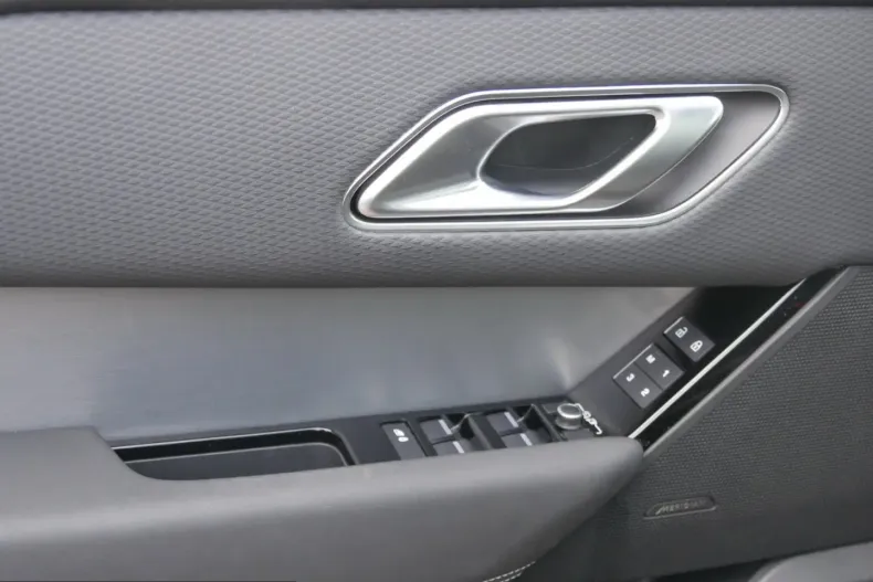 Land Rover Range Rover Velar din 2023 cu 41.363 km - oferta LAN222234 - foto 12