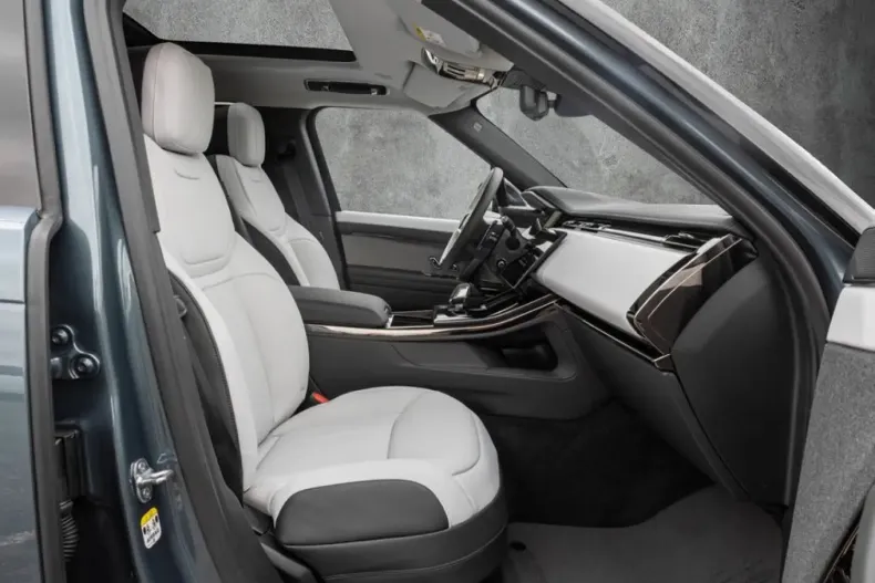 Land Rover Range Rover Sport din 2024 cu 46.039 km - oferta LAN222238 - foto 3