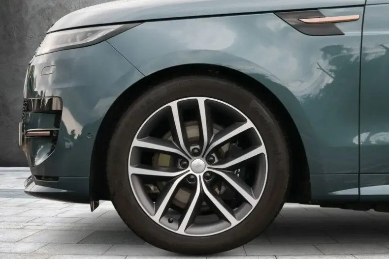 Land Rover Range Rover Sport din 2024 cu 46.039 km - oferta LAN222238 - foto 9