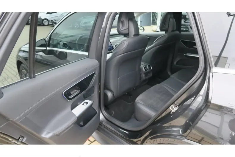 Mercedes-Benz GLC 200 (Clasa GLC) din 2023 cu 47.362 km - oferta MER222240 - foto 6