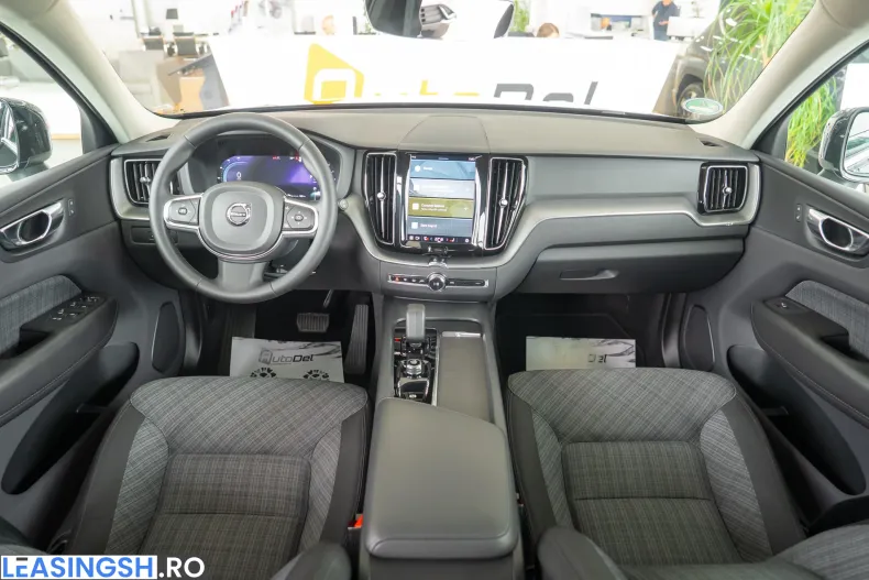 Volvo XC60 din 2023 cu 70.900 km - oferta VOL222259 - foto 17