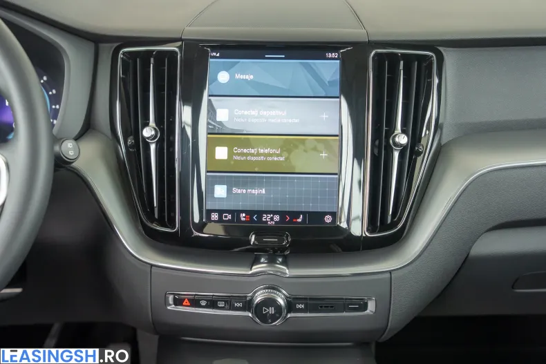 Volvo XC60 din 2023 cu 70.900 km - oferta VOL222259 - foto 18