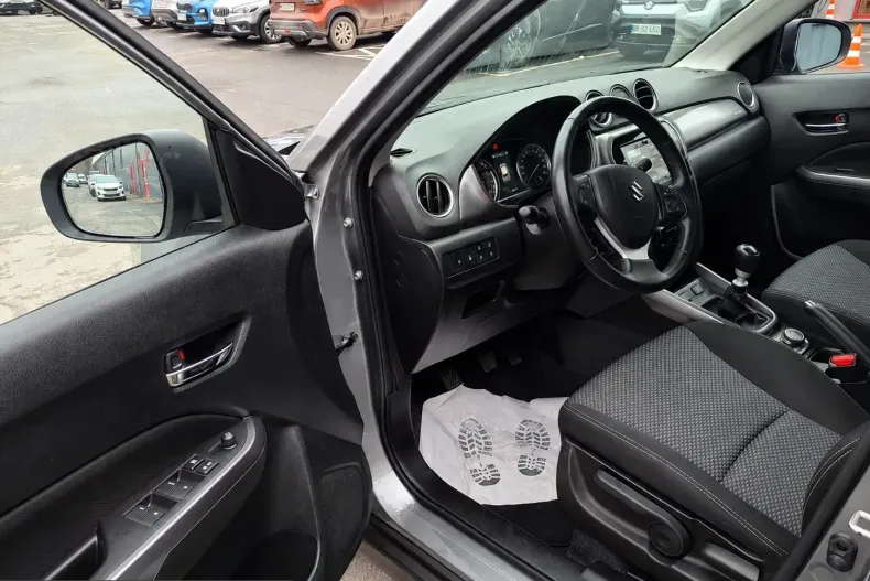 Suzuki Vitara din 2022 cu 33.263 km - oferta SUZ222268 - foto 3