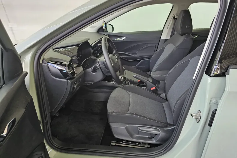 Skoda Fabia din 2026 cu 1.387 km - oferta SKO222272 - foto 6