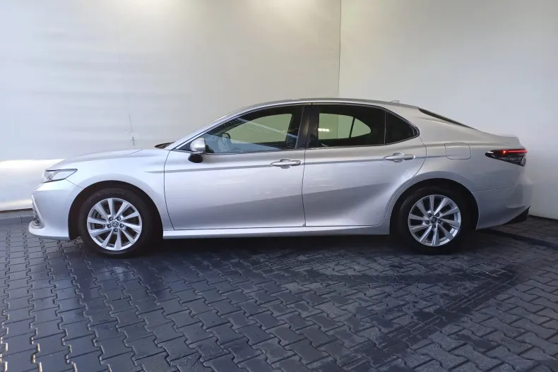 Toyota Camry din 2022 cu 23.879 km - oferta TOY222276 - foto 2