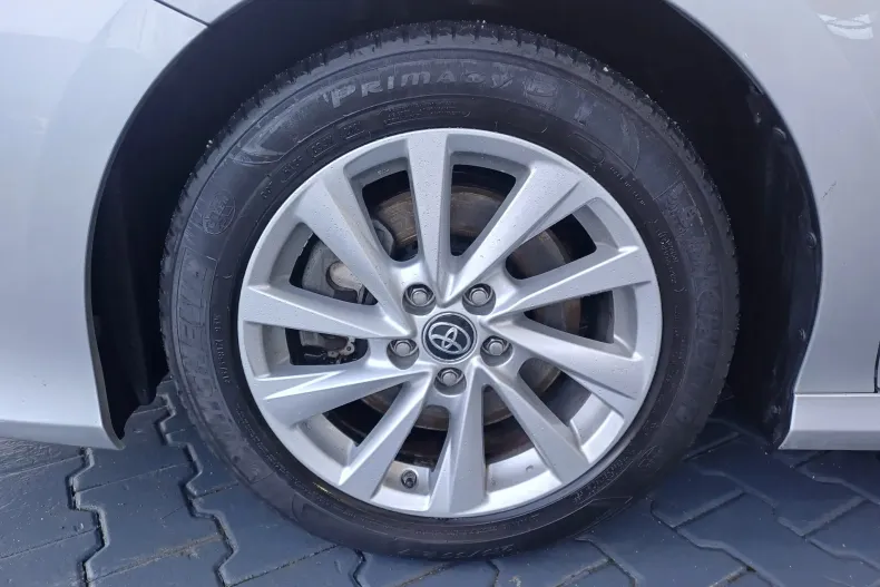 Toyota Camry din 2022 cu 23.879 km - oferta TOY222276 - foto 4