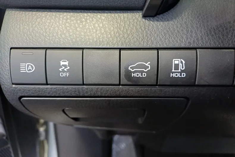 Toyota Camry din 2022 cu 23.879 km - oferta TOY222276 - foto 10