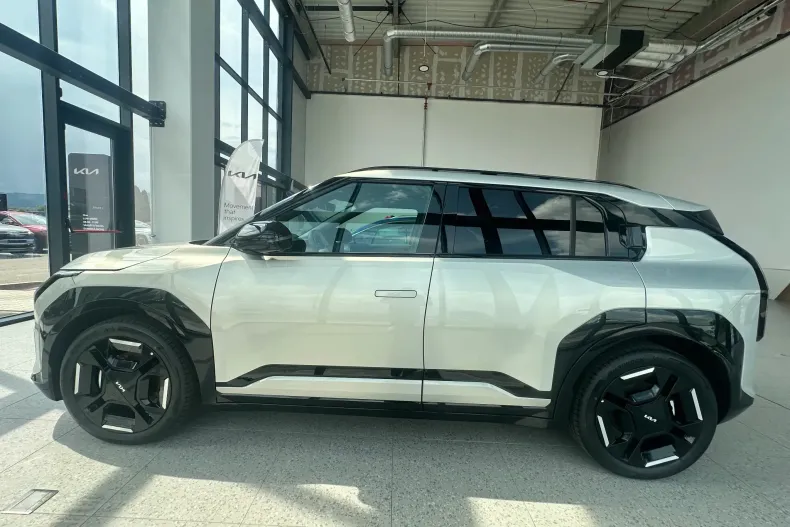 Kia EV3 din 2025 cu 1 km - oferta KIA222297 - foto 3