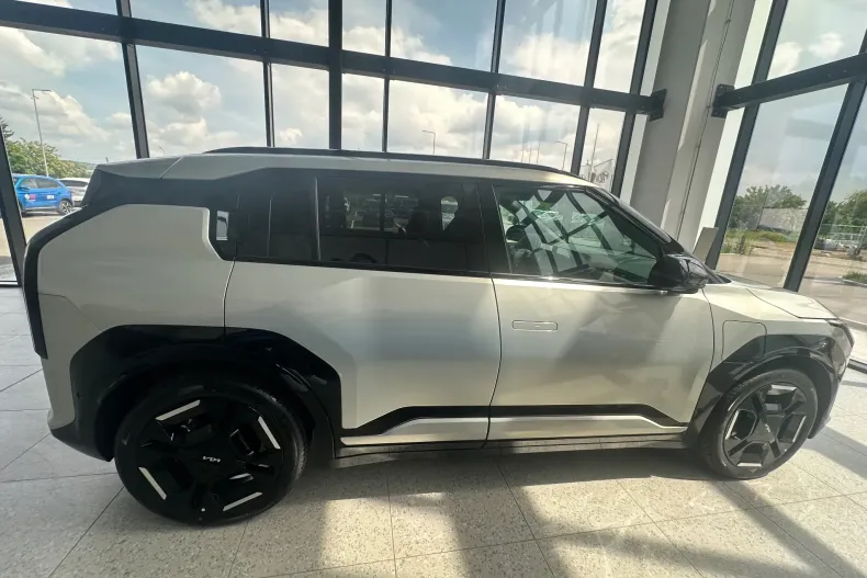 Kia EV3 din 2025 cu 1 km - oferta KIA222297 - foto 7