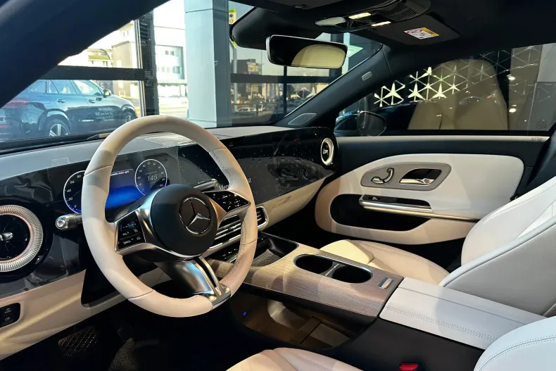 Mercedes-Benz CLA 250 (Clasa CLA) din 2025 cu 3.000 km - oferta MER222304 - foto 5