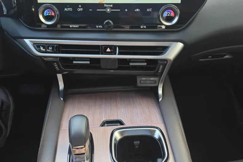 Lexus Seria RX din 2024 cu 26.400 km - oferta LEX222315 - foto 33
