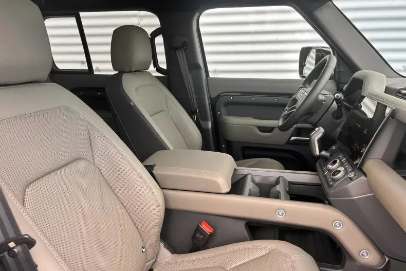 Land Rover Defender din 2026 cu 1 km - oferta LAN222331 - foto 7