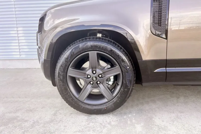 Land Rover Defender din 2025 cu 1 km - oferta LAN222335 - foto 3