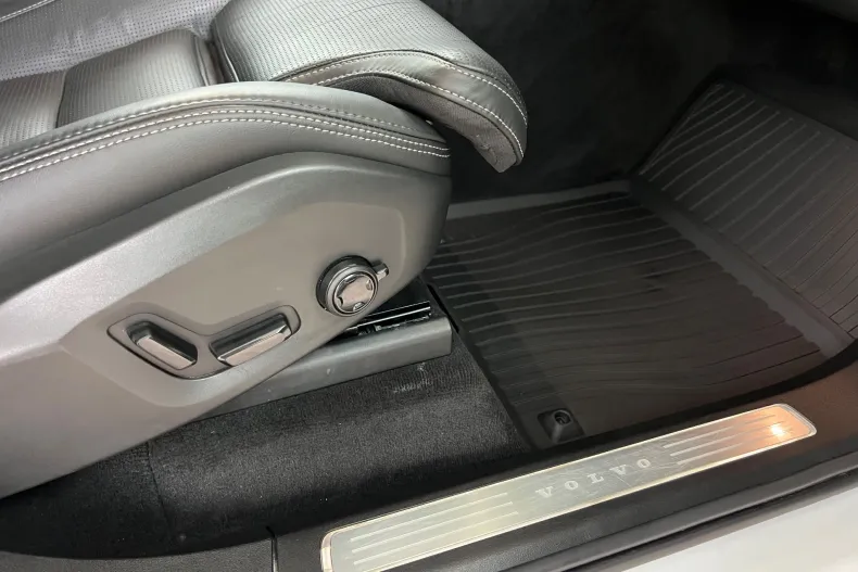 Volvo XC90 din 2023 cu 118.000 km - oferta VOL222349 - foto 23