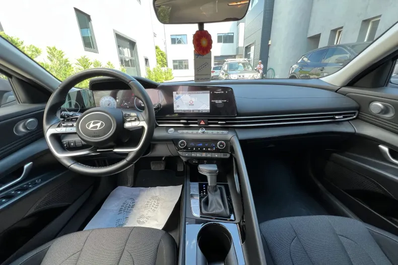 Hyundai Elantra din 2023 cu 21.811 km - oferta HYU222350 - foto 13