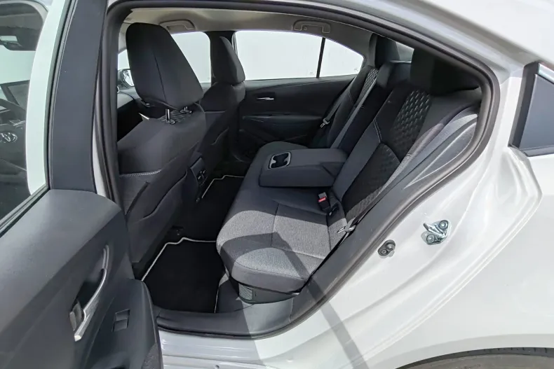 Toyota Corolla din 2025 cu 2.224 km - oferta TOY222355 - foto 6