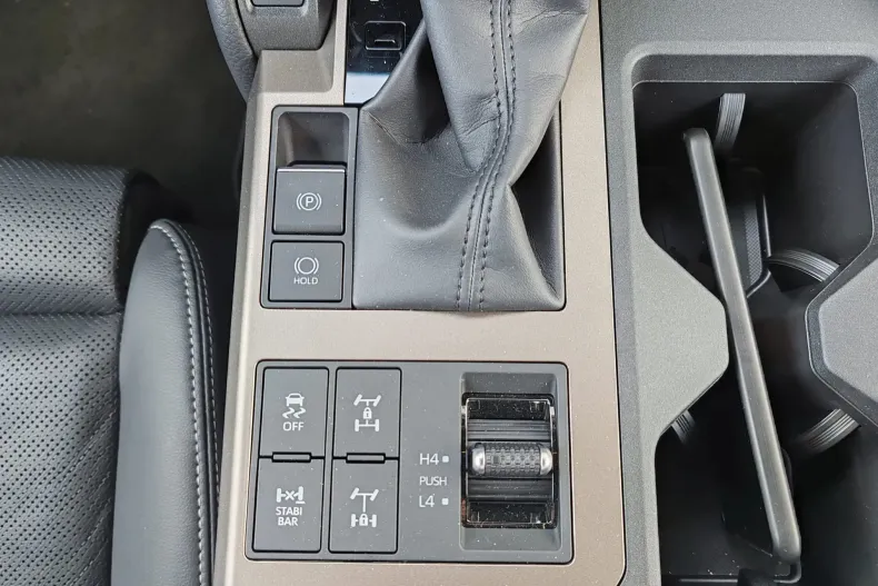 Toyota Land Cruiser 250 din 2024 cu 6.753 km - oferta TOY222356 - foto 17