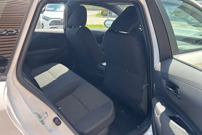 Toyota Corolla din 2026 cu 1.000 km - oferta TOY222359 - foto 11