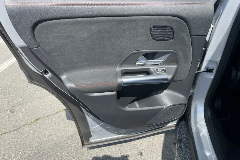 Mercedes-Benz GLA (Clasa GLA) din 2021 cu 75.327 km - oferta MER222367 - foto 22