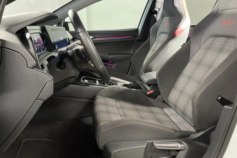 Volkswagen Golf din 2023 cu 21.396 km - oferta VOL222369 - foto 10