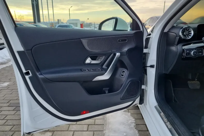 Mercedes-Benz A 250 (Clasa A) din 2021 cu 39.749 km - oferta MER222383 - foto 10