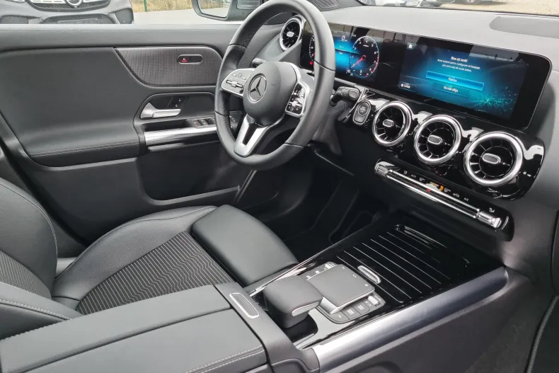Mercedes-Benz GLA (Clasa GLA) din 2021 cu 9.550 km - oferta MER222384 - foto 13