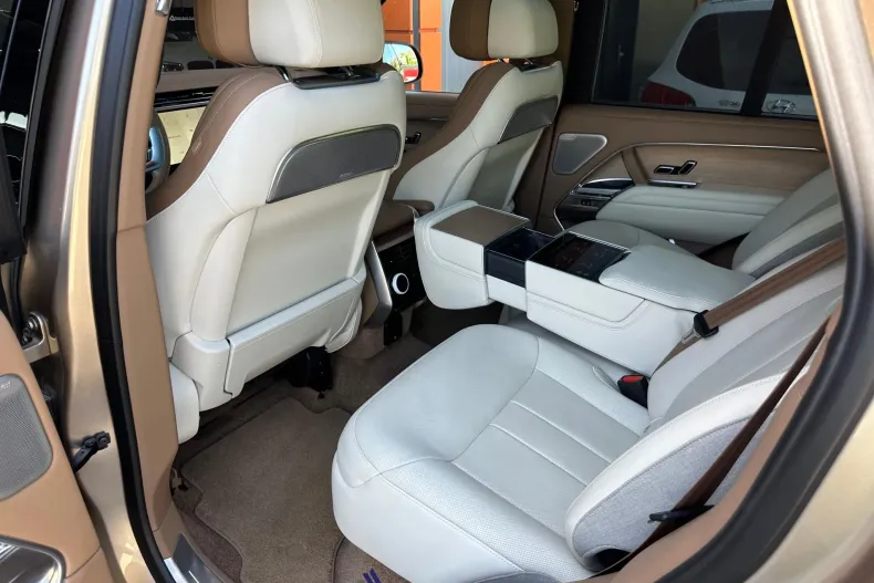 Land Rover Range Rover din 2023 cu 31.012 km - oferta LAN222386 - foto 14