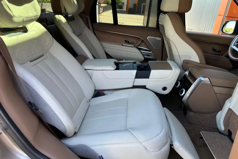 Land Rover Range Rover din 2023 cu 31.012 km - oferta LAN222386 - foto 16
