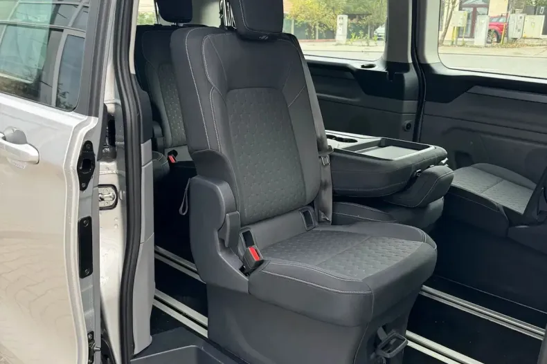 Ford Tourneo Custom din 2025 cu 9.600 km - oferta FOR222406 - foto 15