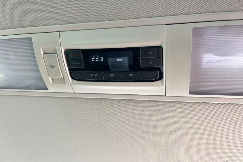 Volkswagen Caravelle din 2022 cu 172.000 km - oferta VOL222411 - foto 26