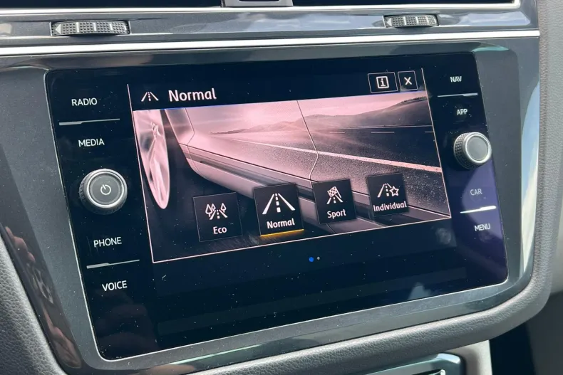 Volkswagen Tiguan din 2020 cu 77.404 km - oferta VOL222416 - foto 29
