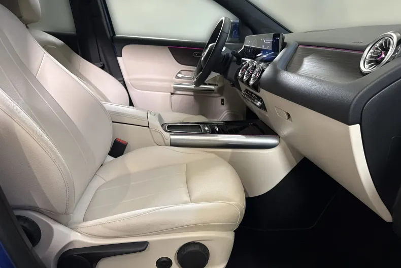 Mercedes-Benz GLA (Clasa GLA) din 2024 cu 37.106 km - oferta MER222428 - foto 12