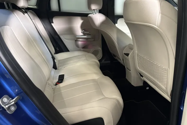 Mercedes-Benz GLA (Clasa GLA) din 2024 cu 37.106 km - oferta MER222428 - foto 13