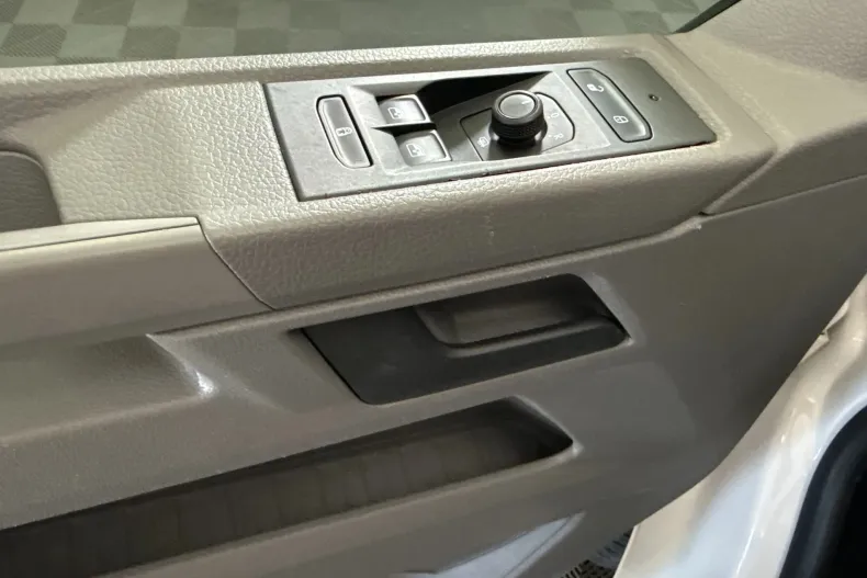 Volkswagen Transporter din 2021 cu 127.897 km - oferta VOL222429 - foto 14