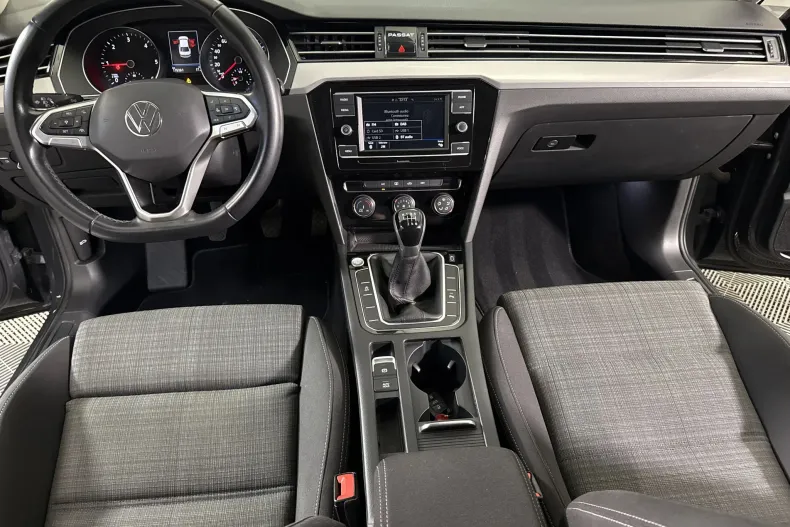 Volkswagen Passat din 2021 cu 115.381 km - oferta VOL222435 - foto 9