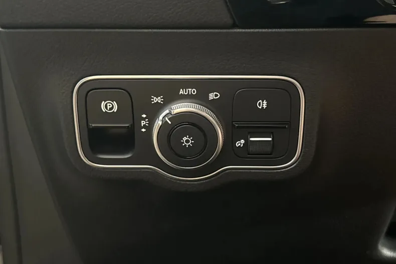 Mercedes-Benz GLA (Clasa GLA) din 2021 cu 53.500 km - oferta MER222453 - foto 16