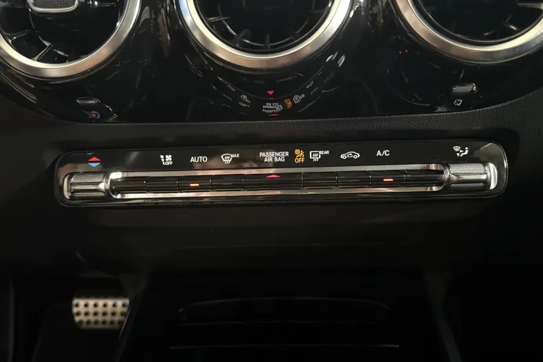 Mercedes-Benz GLA (Clasa GLA) din 2021 cu 53.500 km - oferta MER222453 - foto 19