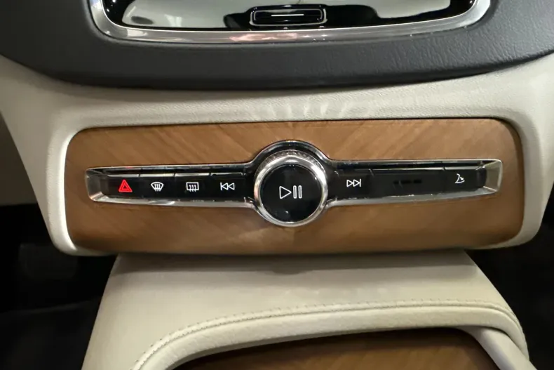 Volvo XC90 din 2022 cu 130.936 km - oferta VOL222458 - foto 18