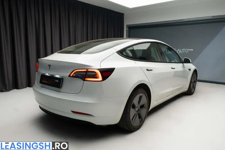 Tesla Model 3 din 2022 cu 70.000 km - oferta TES222503 - foto 4